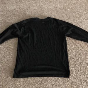 Lululemon Men’s Black Long Sleeve Medium